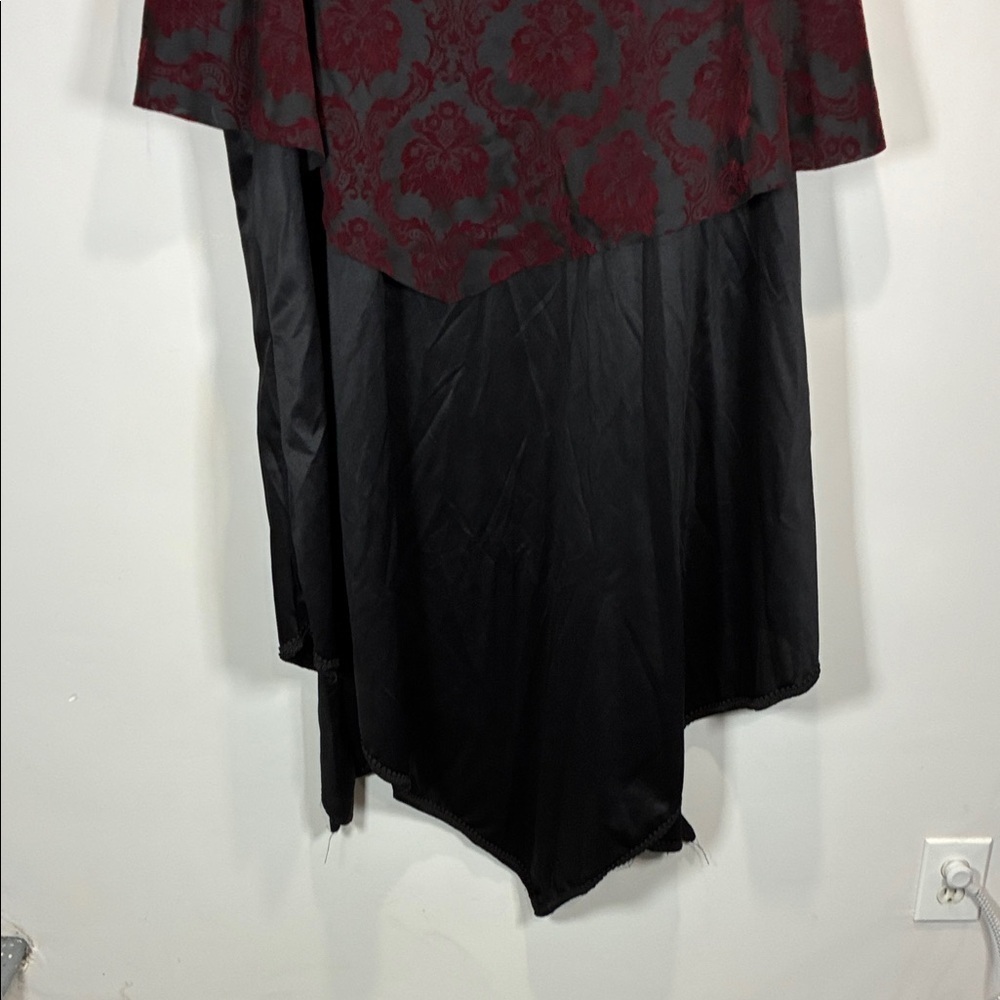 Spirit Men's Victorian Vampire Costume - Black and Red - Picture 10 of 12
